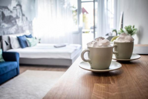 LouLou's Central Apartment with cosy balcony